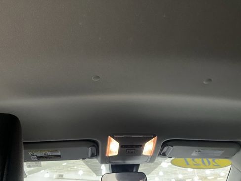 Used 2021 Toyota RAV4 XLE image 10