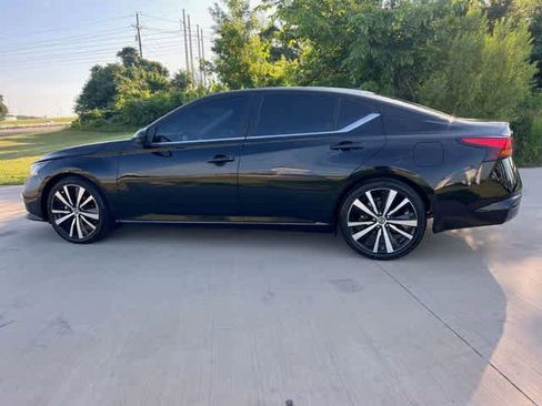 Used 2021 Nissan Altima 2.5 SR FWD image 4