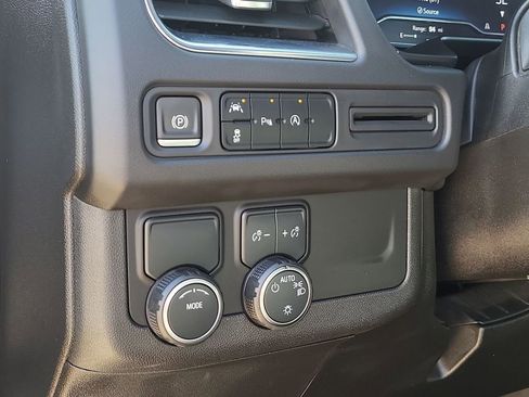 Used 2023 Chevrolet Tahoe LT image 17