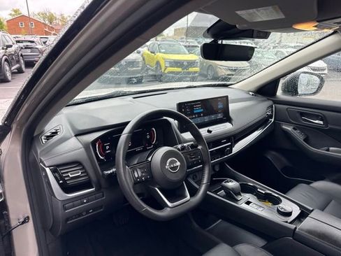 Used 2024 Nissan Rogue SL w/ SL Premium Package AWD/4WD image 9