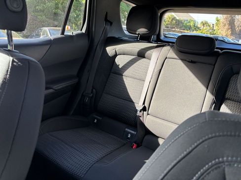 Used 2025 Chevrolet Equinox LT image 41