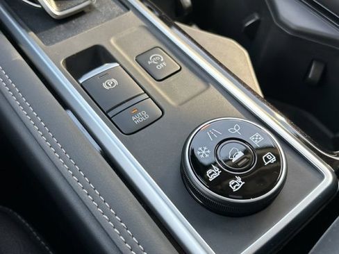 New 2026 Nissan Pathfinder Platinum AWD/4WD image 48