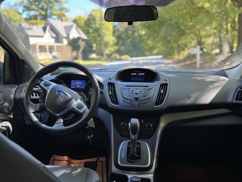 Used 2013 Ford Escape SE w/ Class II Trailer Tow Pkg image 10