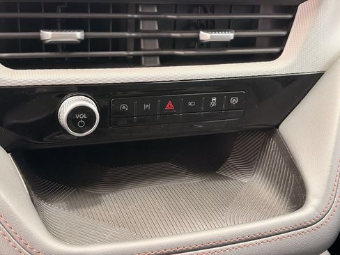 Certified 2025 Ford Explorer Active RWD image 22