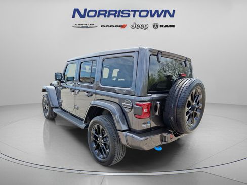 Certified 2021 Jeep Wrangler Unlimited Sahara AWD/4WD image 4