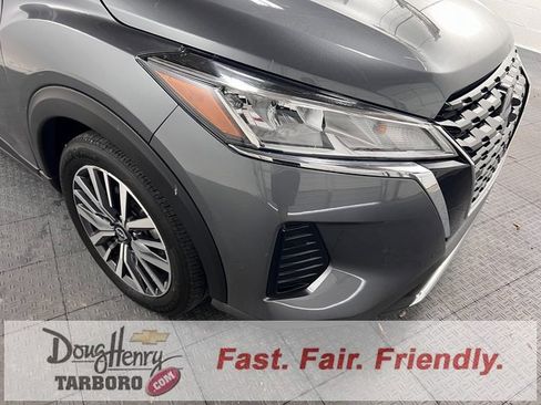 Used 2024 Nissan Kicks SV image 9