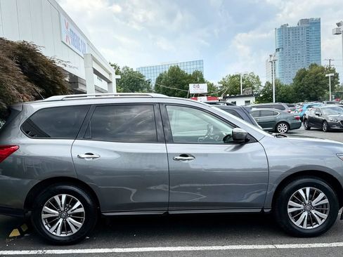 Used 2018 Nissan Pathfinder SV AWD/4WD image 8
