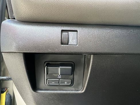 Used 2024 Chevrolet Colorado ZR2 w/ ZR2 Convenience Package III image 57