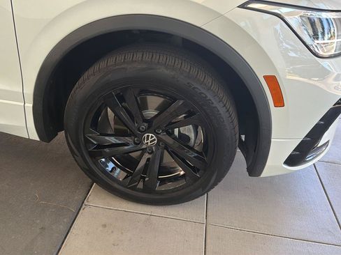Certified 2024 Volkswagen Tiguan SE R-Line AWD/4WD image 10