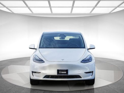 Used 2021 Tesla Model Y Long Range image 6