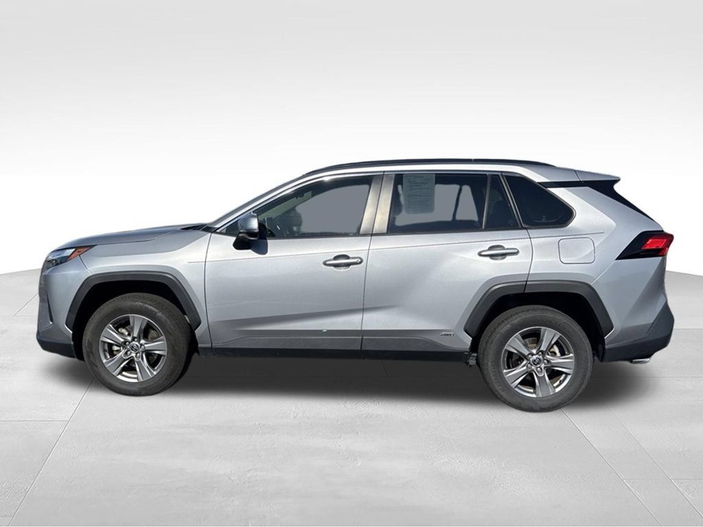 Used 2023 Toyota RAV4 LE AWD/4WD image 8