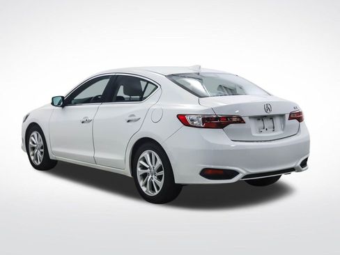 Used 2017 Acura ILX FWD image 3