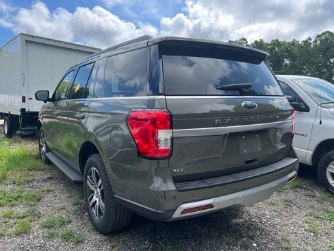 Used 2024 Ford Expedition XLT AWD/4WD image 3