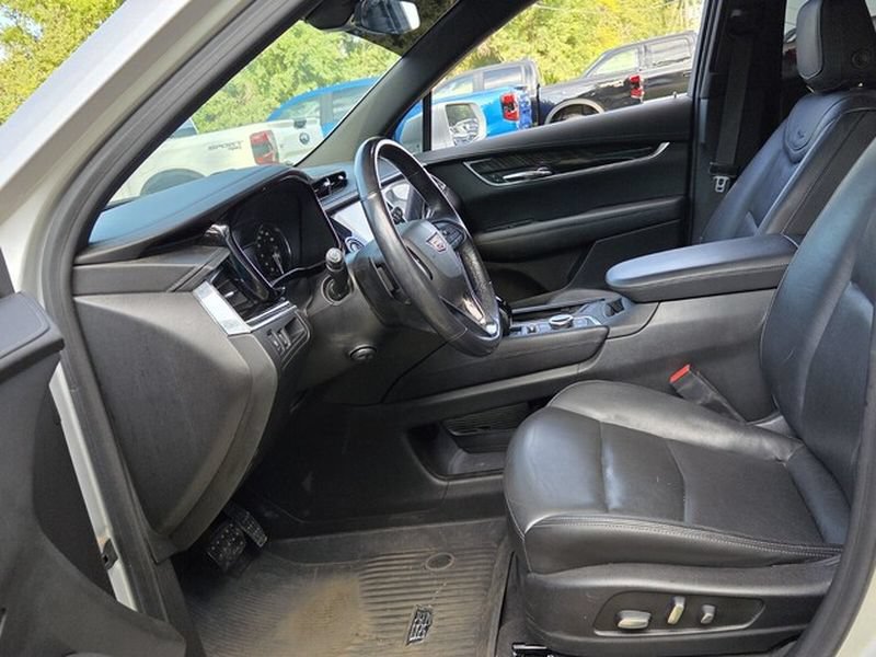 Used 2020 Cadillac XT6 Premium Luxury FWD image 6