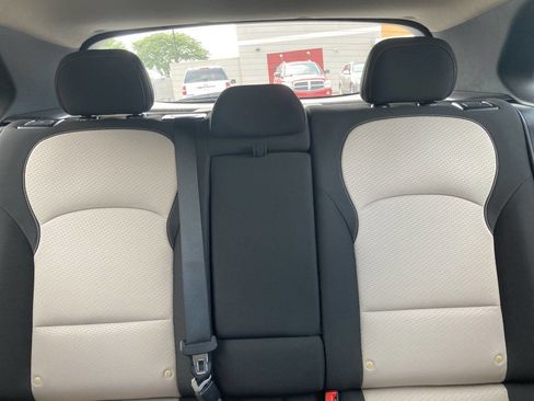 Used 2020 Hyundai Elantra GT image 18