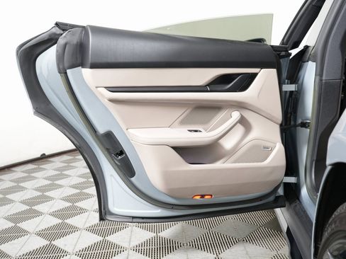 Used 2023 Porsche Taycan 4S image 35