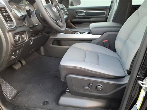 New 2026 RAM 1500 4x4 Crew Cab image 11