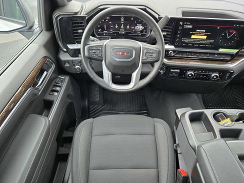 Used 2025 GMC Sierra 1500 Elevation image 11
