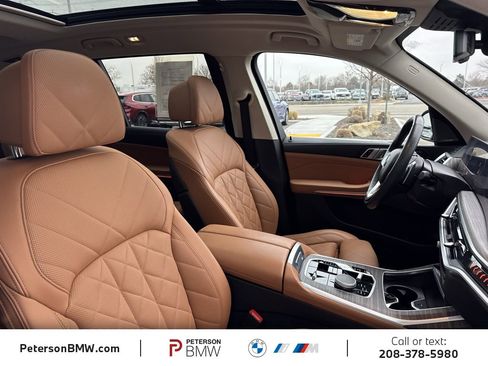 Used 2023 BMW X7 xDrive40i w/ Premium Package image 18