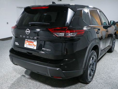 Used 2024 Nissan Rogue SV AWD/4WD image 7