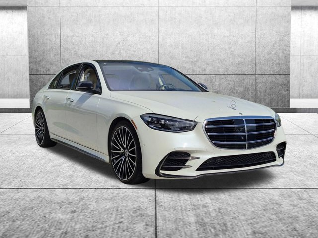 Used 2023 Mercedes-Benz S 580 4MATIC Sedan image 3