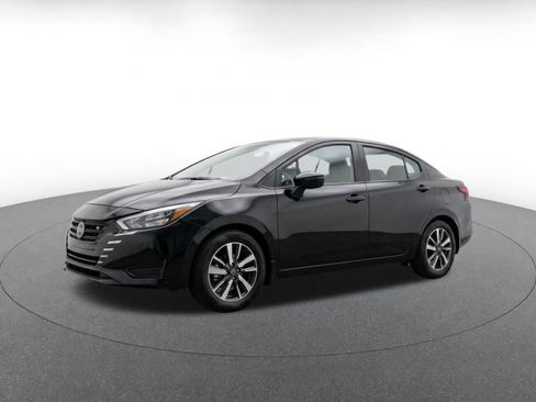 Used 2025 Nissan Versa SV FWD image 3