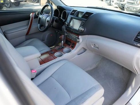 Used 2009 Toyota Highlander Limited image 18