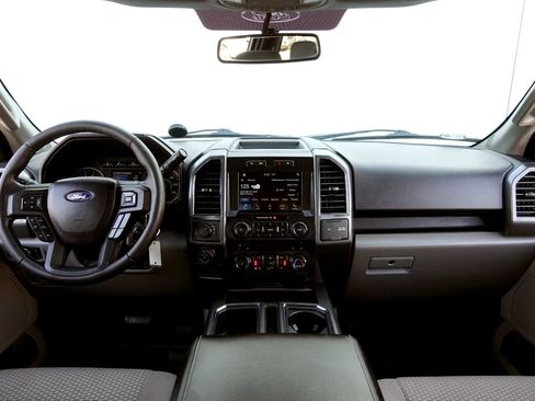 Used 2017 Ford F150 XLT w/ Equipment Group 302A Luxury image 33