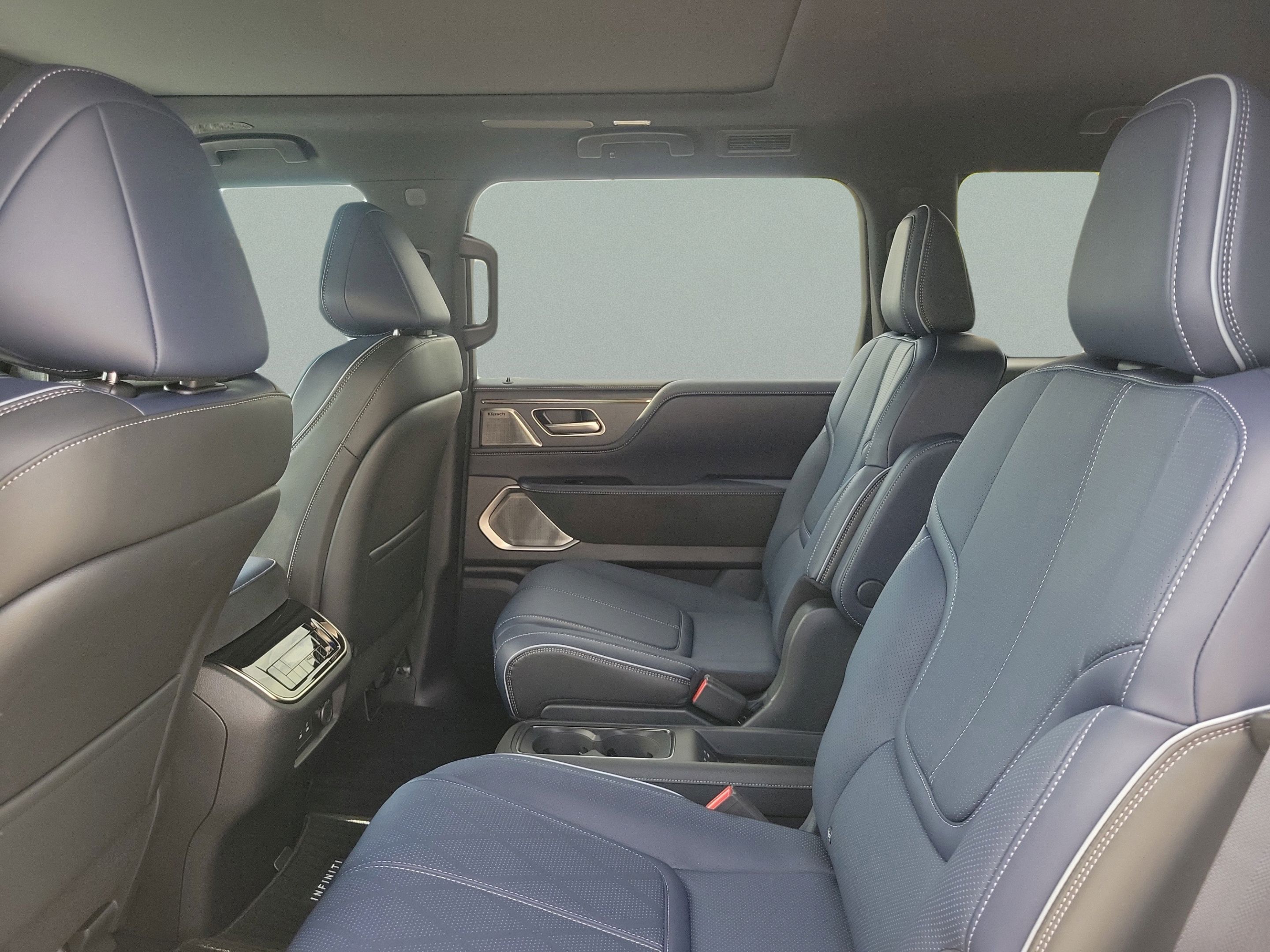 Certified 2026 INFINITI QX80 4WD w/ Sport Exterior Package image 8