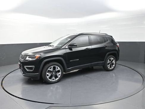 Used 2018 Jeep Compass Limited w/ Navigation Group AWD/4WD image 38