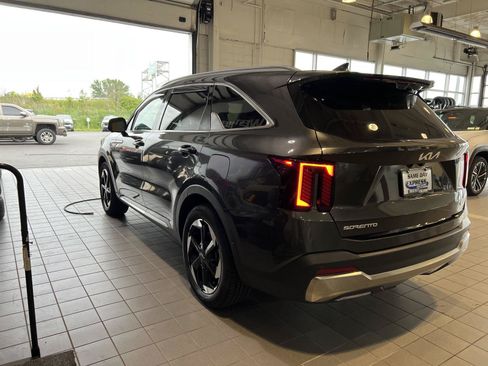 Used 2025 Kia Sorento SX Prestige AWD/4WD image 5