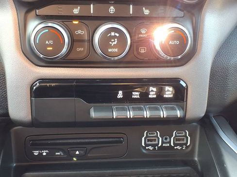 Used 2019 RAM 1500 Big Horn AWD/4WD image 16