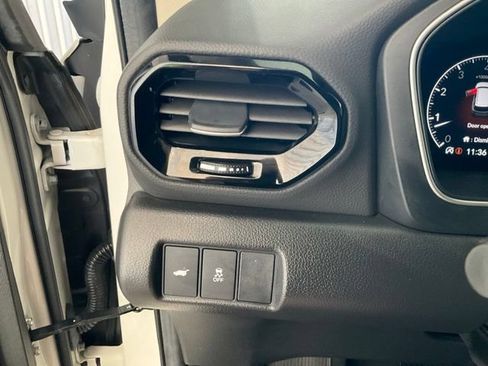 Certified 2024 Honda Pilot EX-L image 8