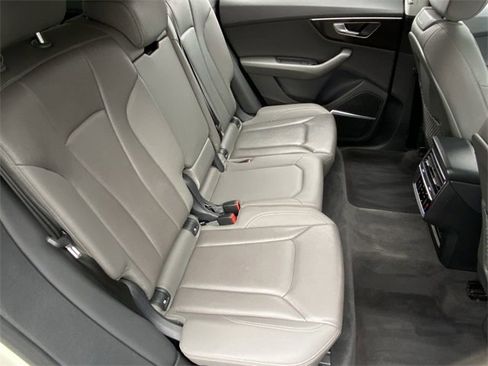 Used 2021 Audi Q8 Premium Plus w/ Premium Plus Package image 15