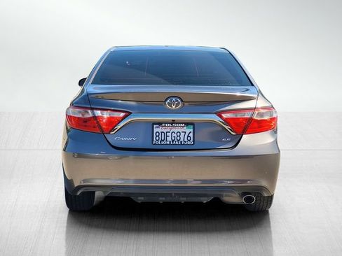 Used 2015 Toyota Camry SE FWD image 5