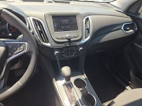Used 2022 Chevrolet Equinox LT FWD image 12