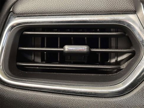 Used 2022 Chevrolet Equinox LT image 21