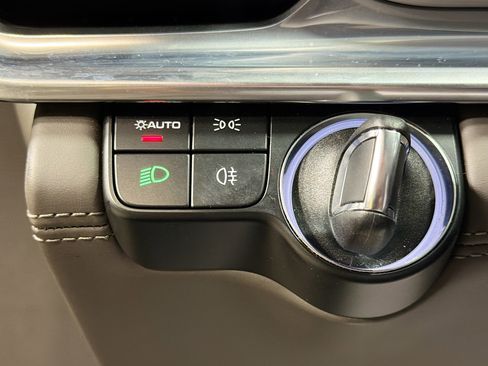 Used 2023 Porsche Panamera GTS image 34