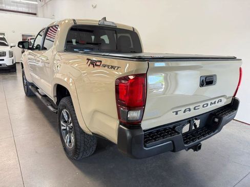 Used 2018 Toyota Tacoma TRD Sport RWD image 7