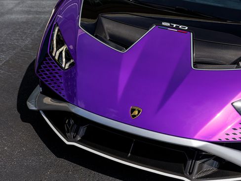 Used 2023 Lamborghini Huracan STO image 4