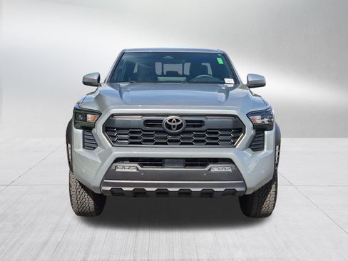 Used 2025 Toyota Tacoma TRD Off-Road w/ TRD Off Road Upgrade Package AWD/4WD image 9
