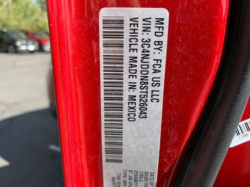 Used 2025 Jeep Compass Trailhawk image 28