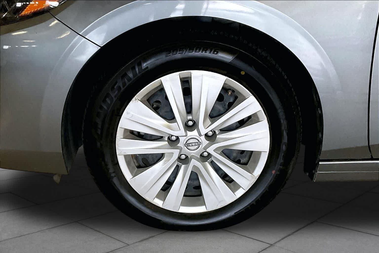 Used 2024 Nissan Sentra S FWD image 9