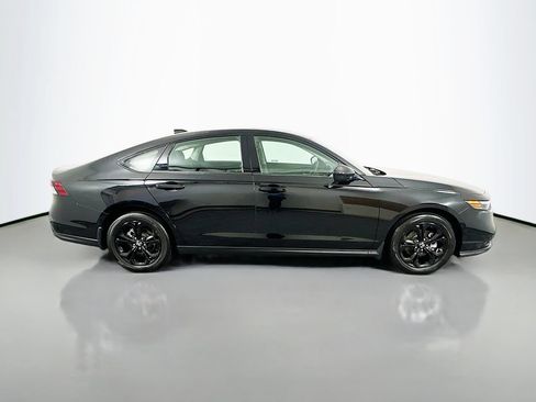 Certified 2025 Honda Accord SE image 4