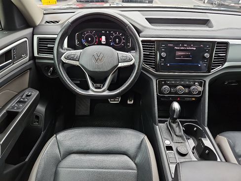 Certified 2022 Volkswagen Atlas SEL Premium image 8