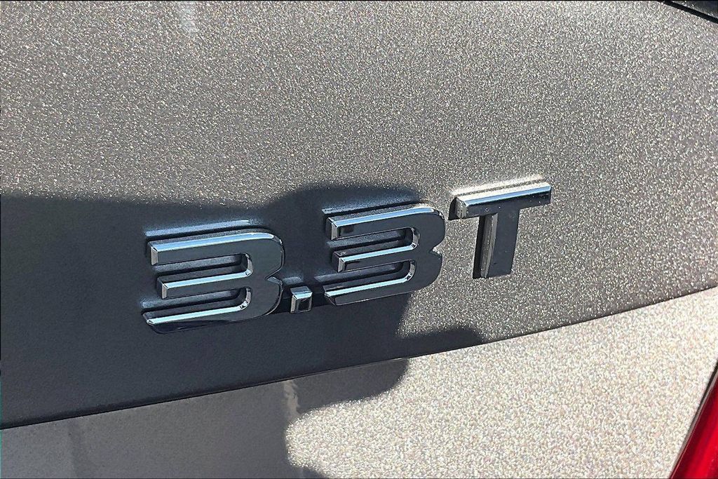 Used 2021 Genesis G70 3.3T RWD image 7