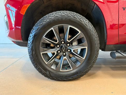 Used 2021 Chevrolet Tahoe Z71 w/ Rear Media and Nav Package AWD/4WD image 9