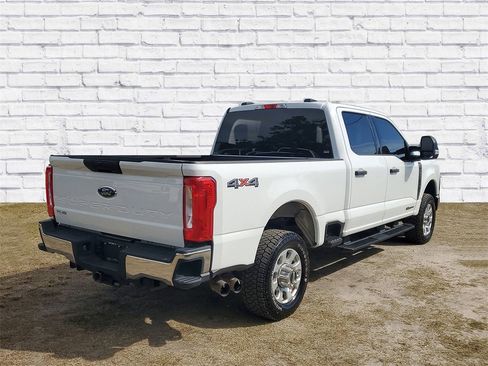 Used 2024 Ford F350 XLT image 2