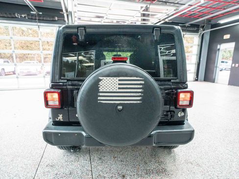 Used 2018 Jeep Wrangler Unlimited Sport S image 3