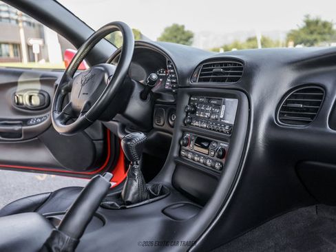 Used 2000 Chevrolet Corvette Coupe w/ Lighting Pkg RWD image 65